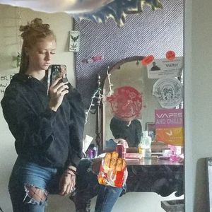 Meet your Posher, Cassity