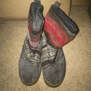 Toms Ankle Boot with tie