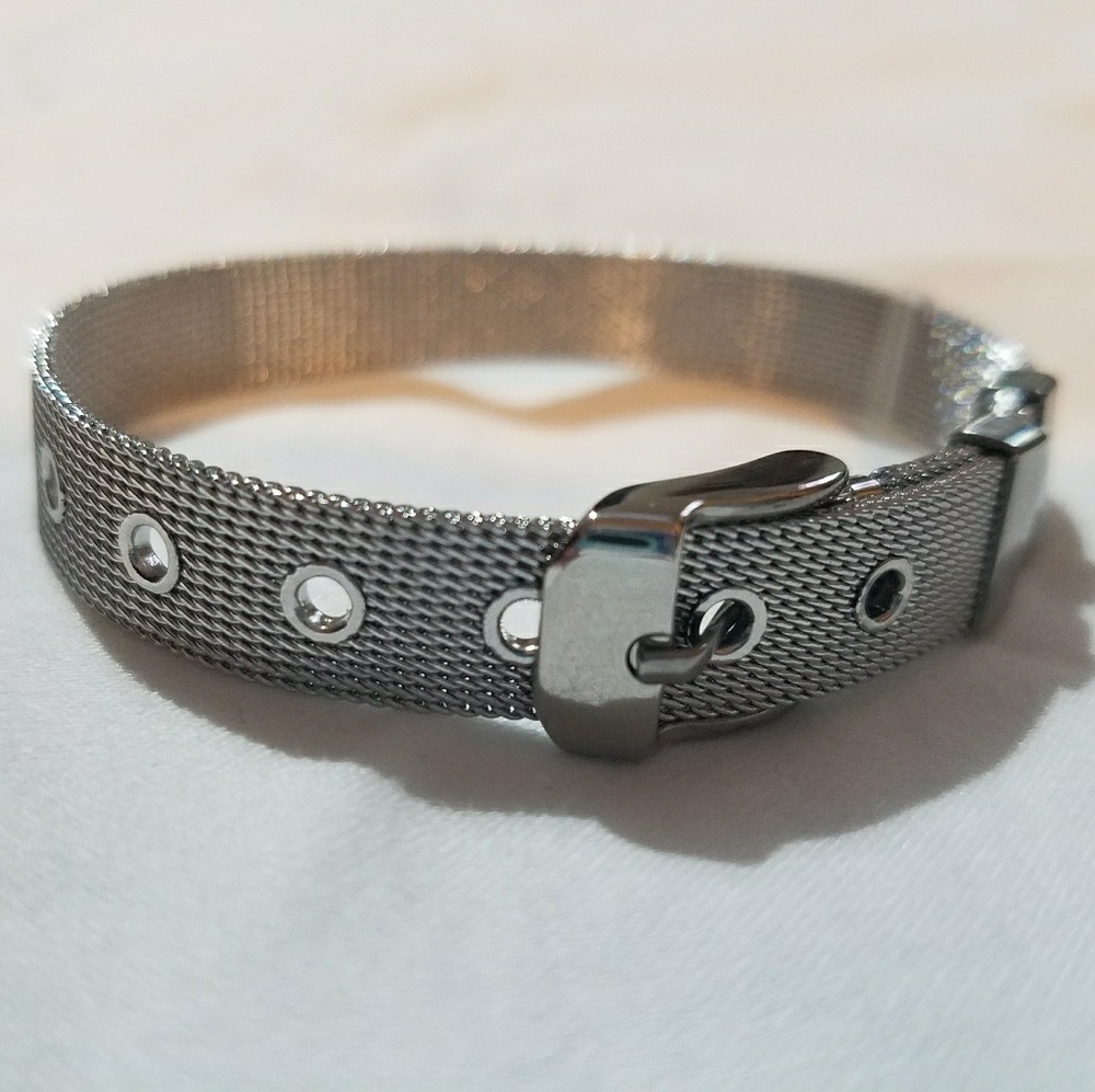 Silver adjustable band bracelet