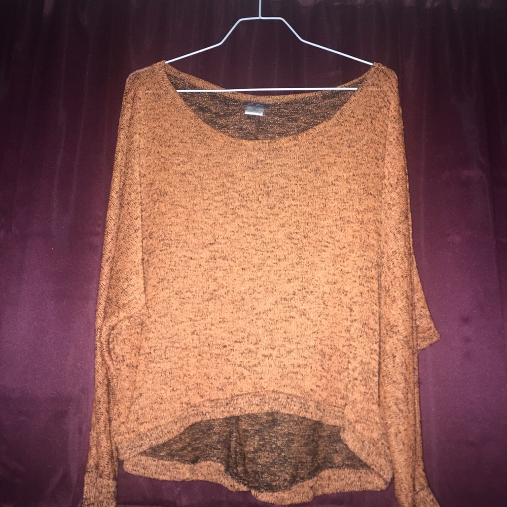 Sweater Light weight 3/4 sleeve. Black/orange MED