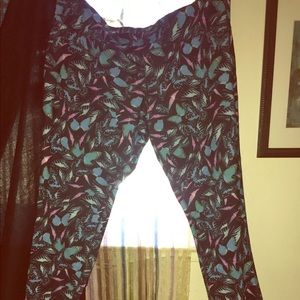 Mossimo butterfly 曆 workout pants