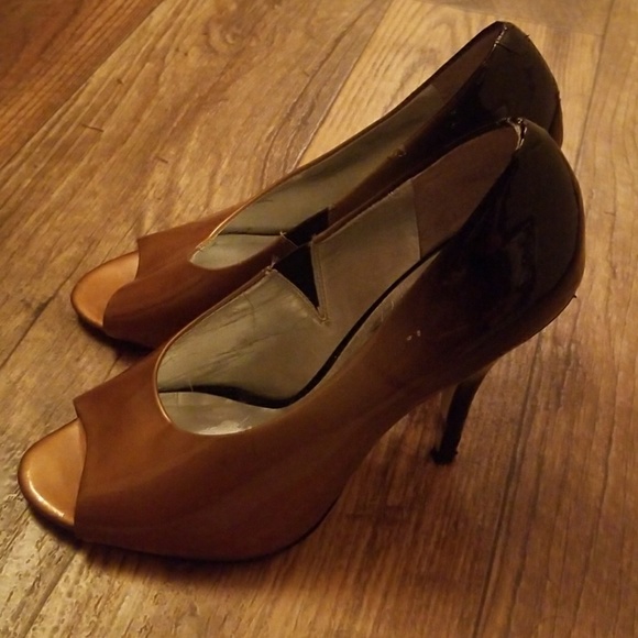 Shoe - Picture 2 of 4