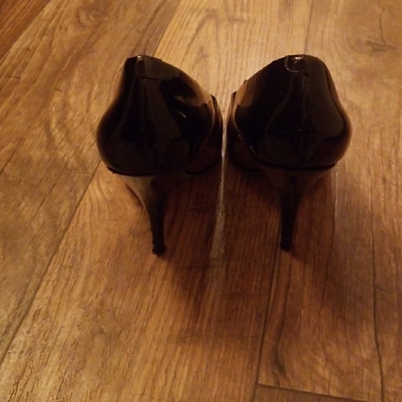 Shoe - Picture 3 of 4