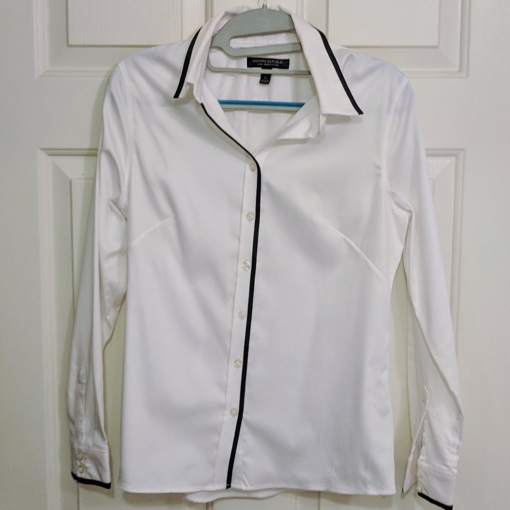 Framed Sateen Fitted Blouse (No-iron)