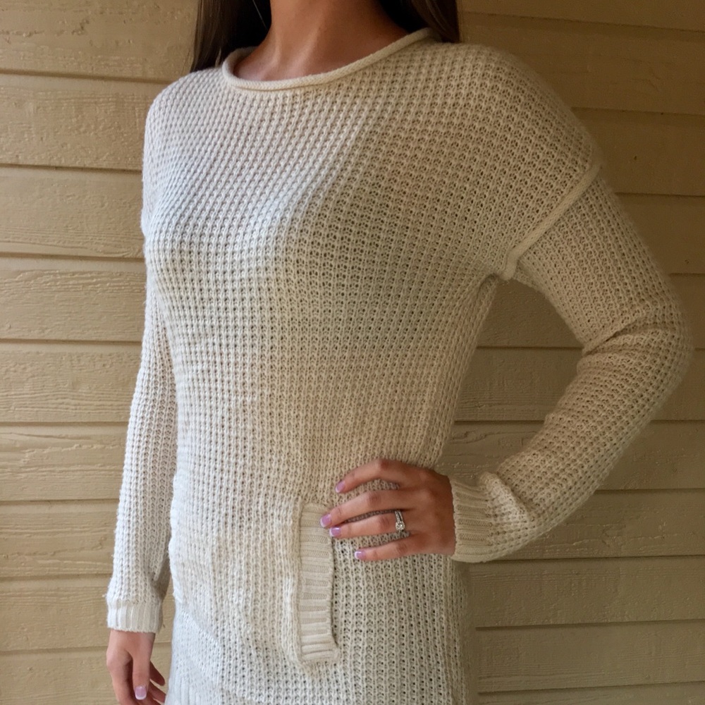 Small Daisy Fuentes Long Cream Crochet Sweater