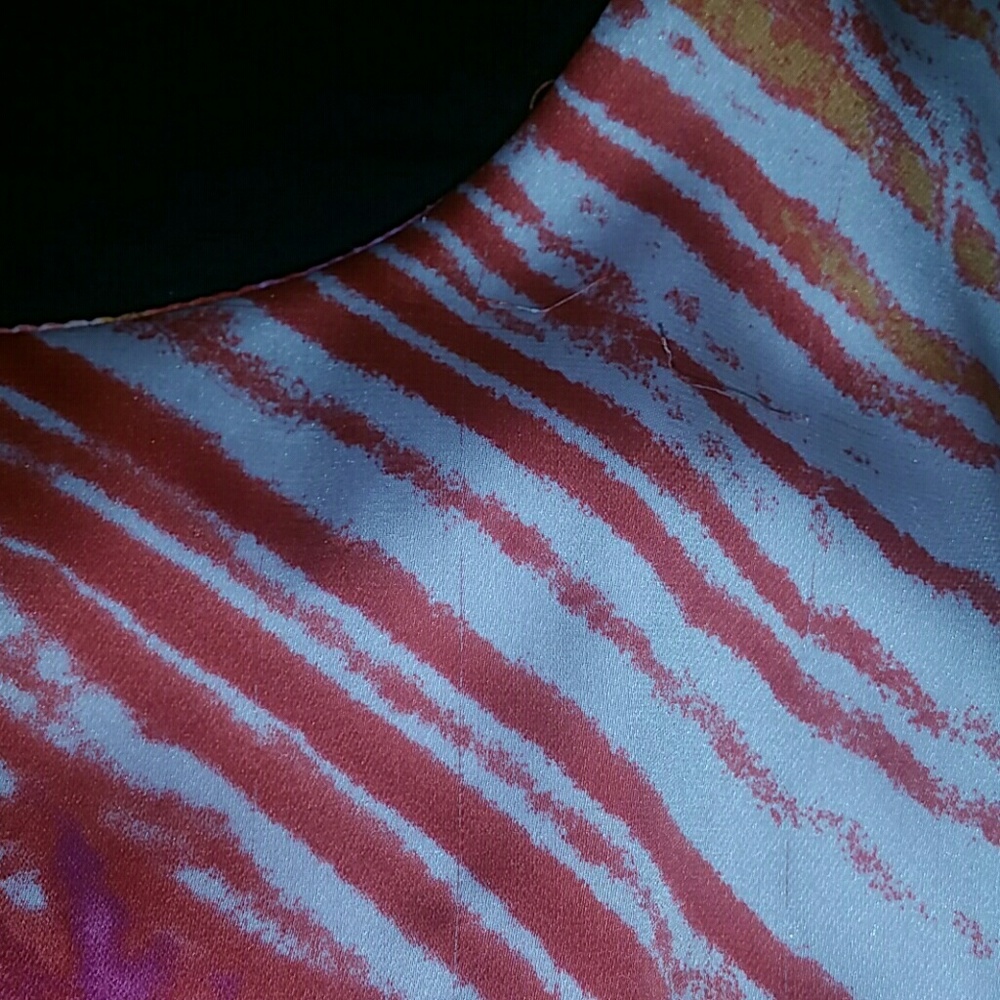 Cute top! - Picture 2 of 6