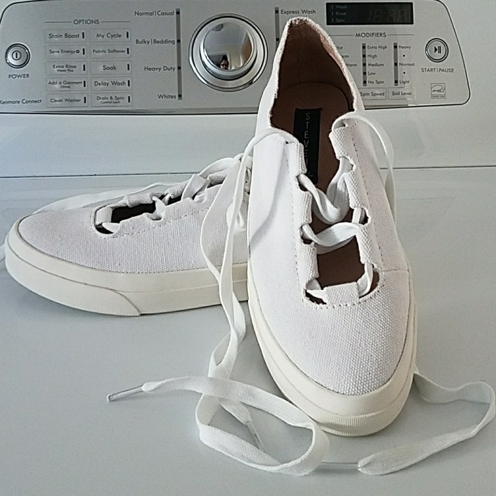 Steve Maden canvas ankle tie sneakers