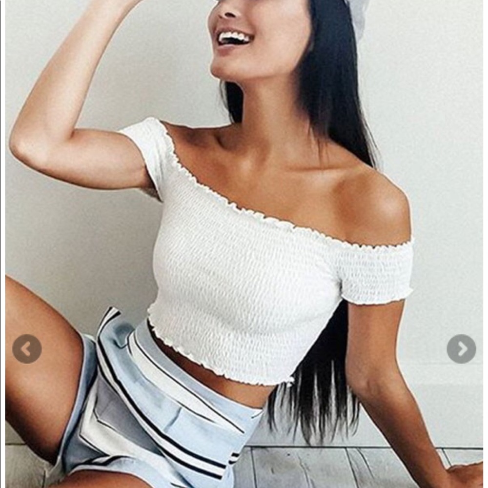 White off the shoulders crop top