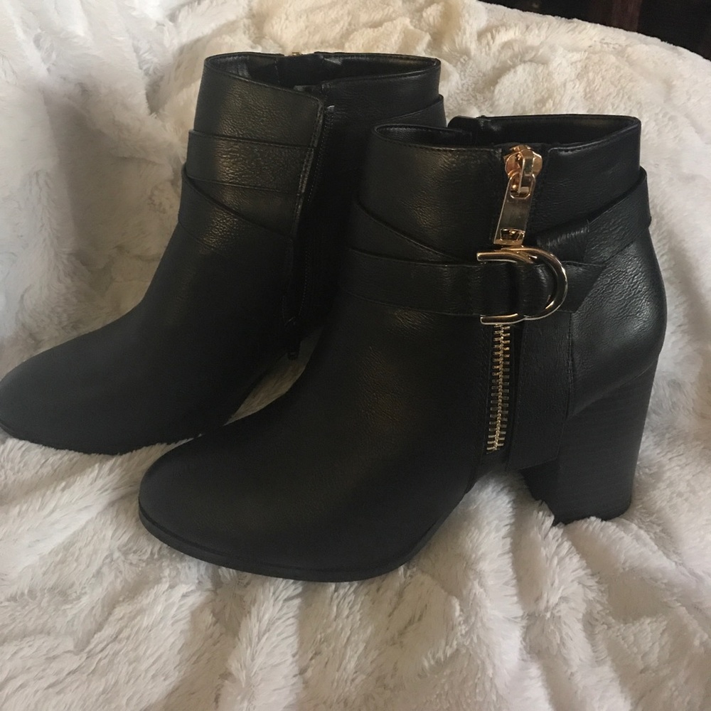 APT.9 Black Booties