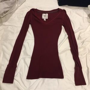 Burgundy long sleeve rubbed v-neck