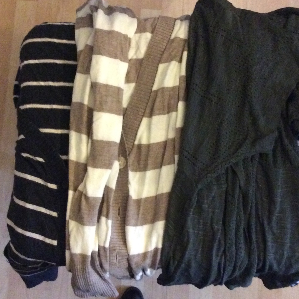 Bundle of 3 sweater