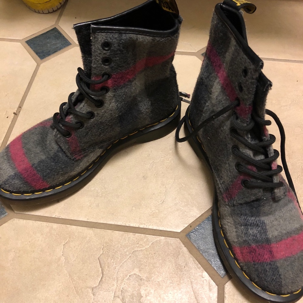 Plaid dr Martens