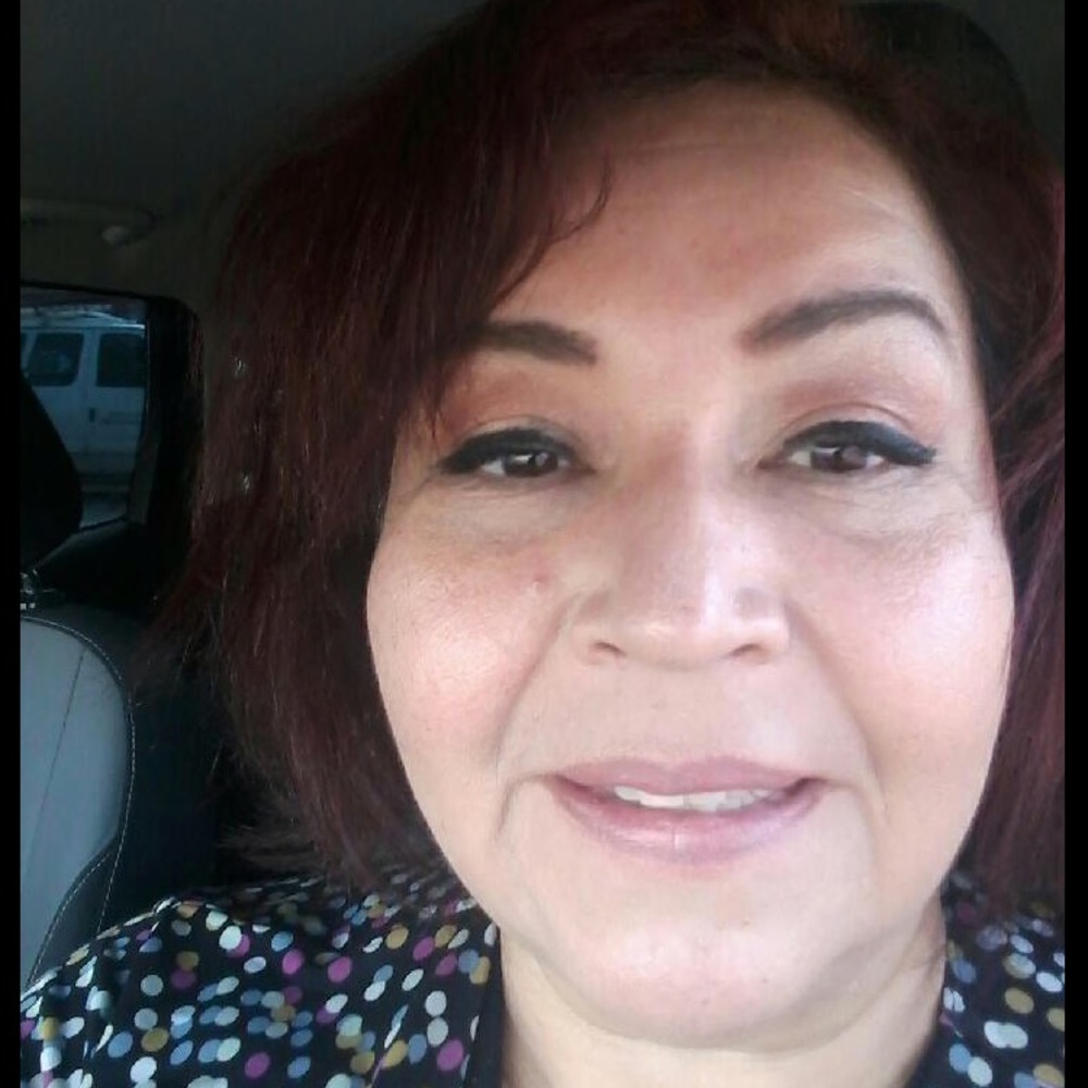 Meet your Posher, Yolie