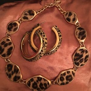 Leopard earrings n necklace set.