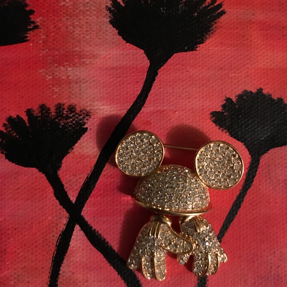 Brooch