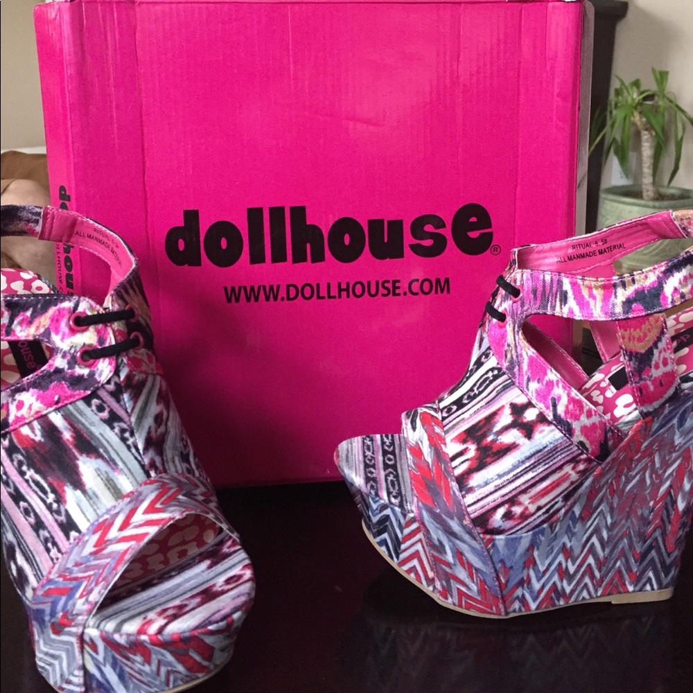 Super Cute Dollhouse Wedges / Size 5.5