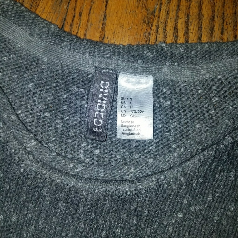 Divided silver extended sweater