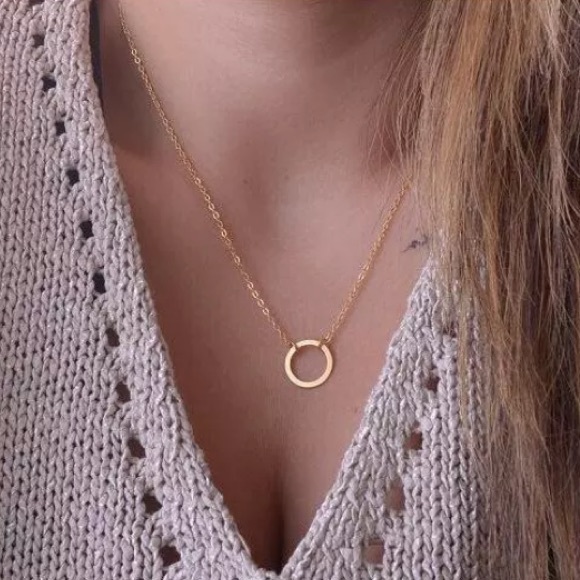 Jewelry - Simple Circle Statement Necklace