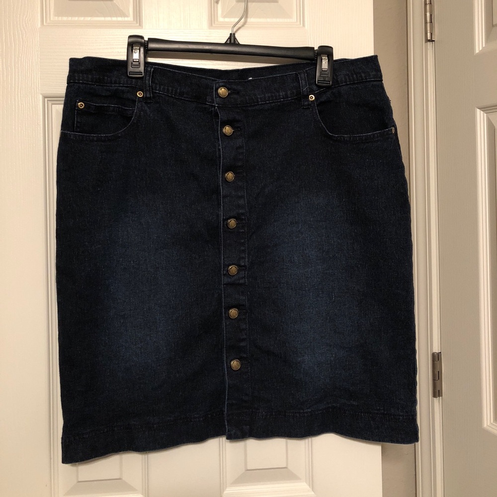DG2 Denim Skirt!