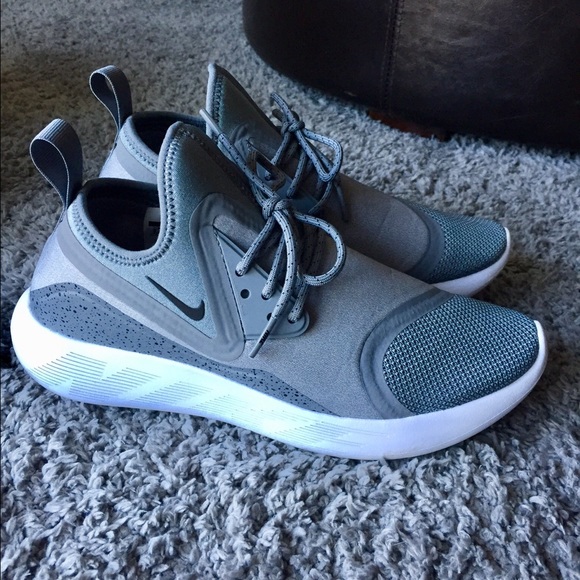 Nike Shoes - Nike Lunar Charge shoes