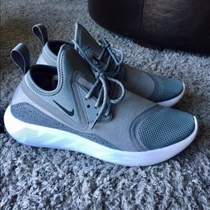 Nike Lunar Charge shoes
