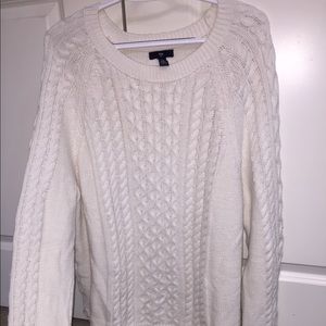 White gap sweater
