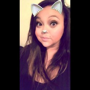 Meet your Posher, Courtney