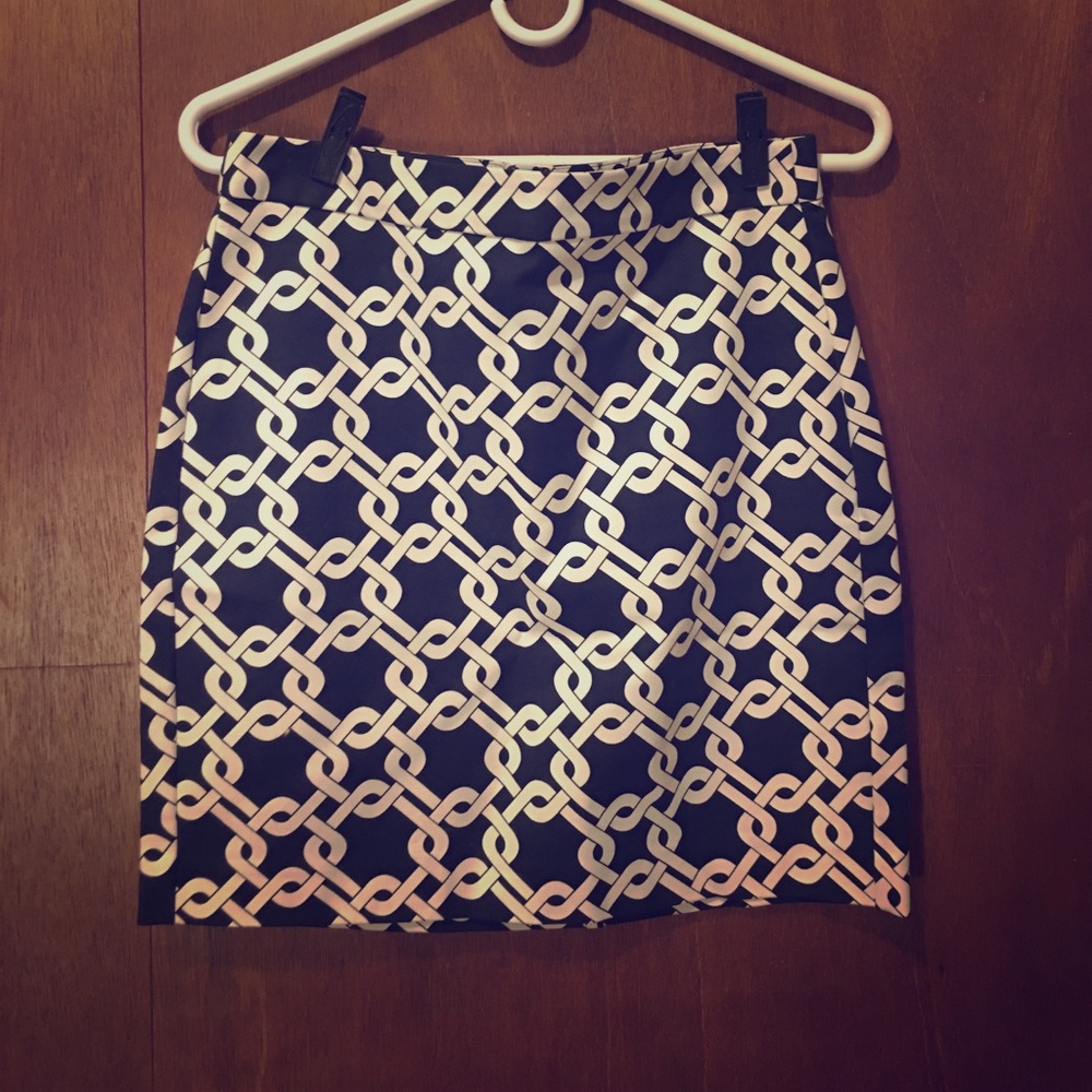 Navy and White Banana Republic skirt