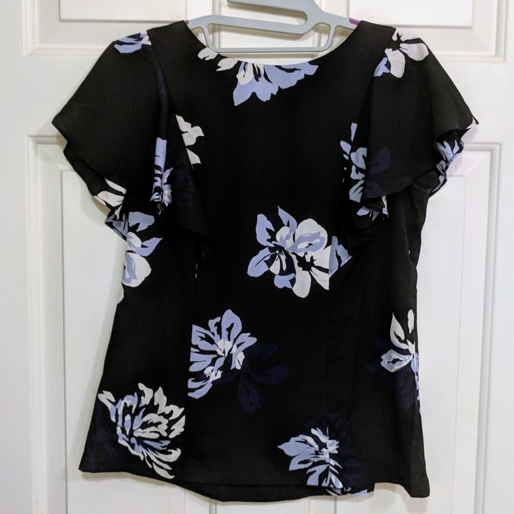 Flutter Sleeve Floral Vee Back Top