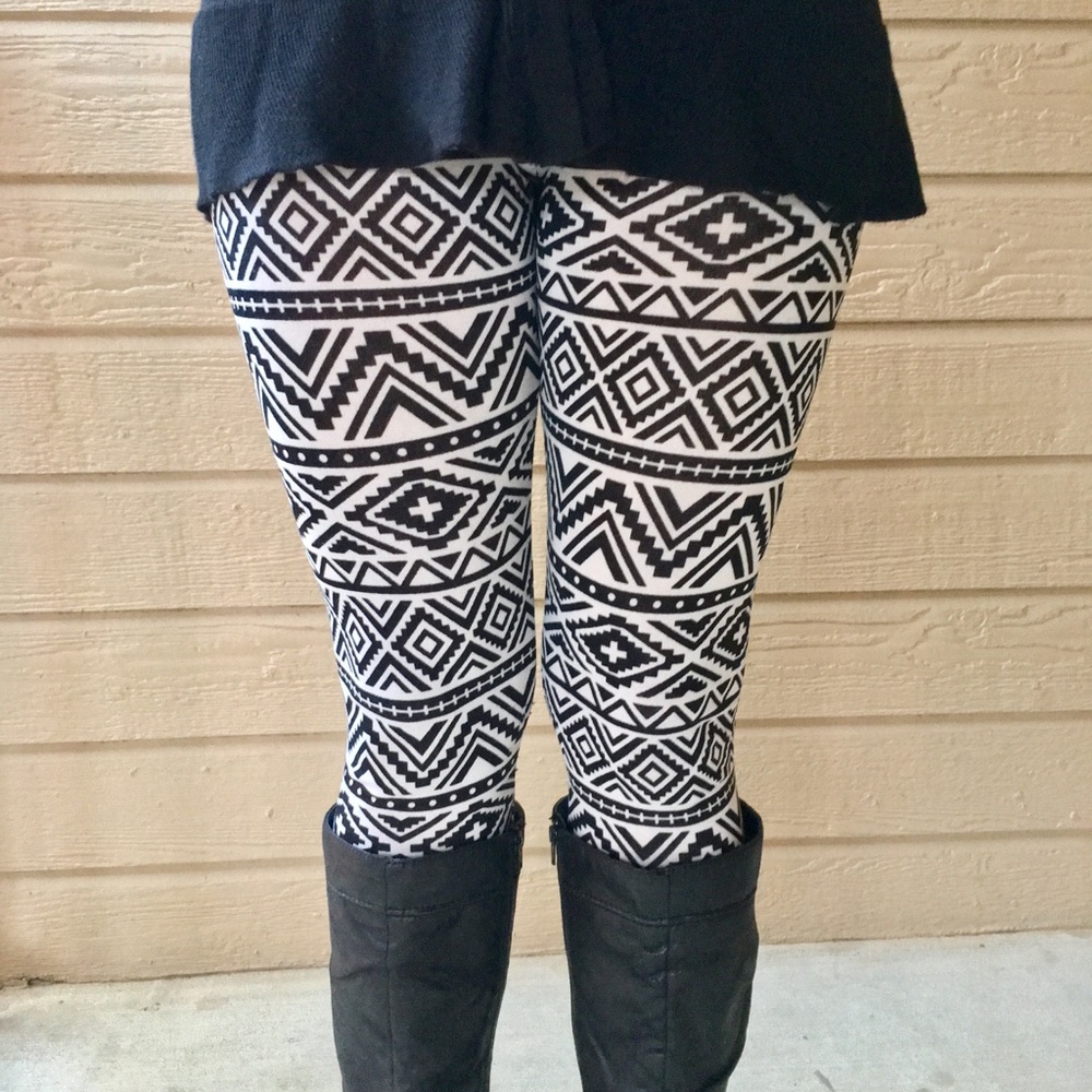 Small Black & White Aztec Print Leggings