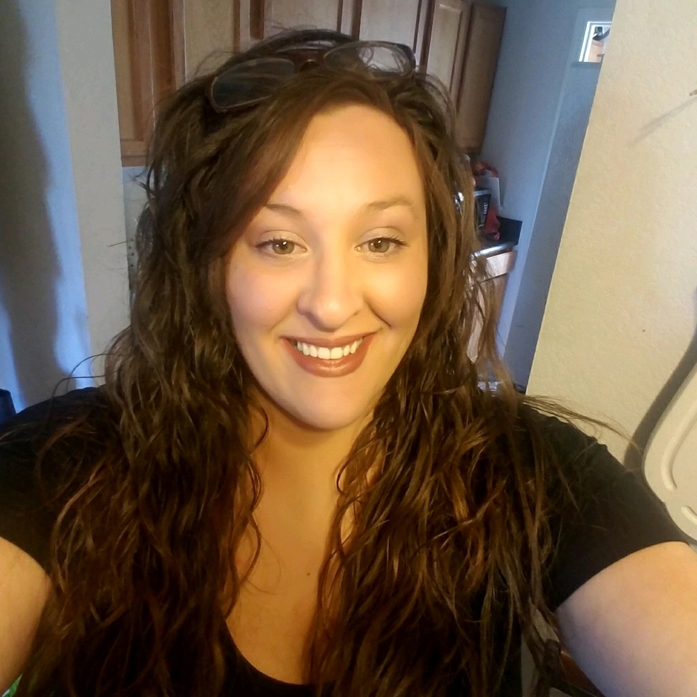 Meet your Posher, Kalie