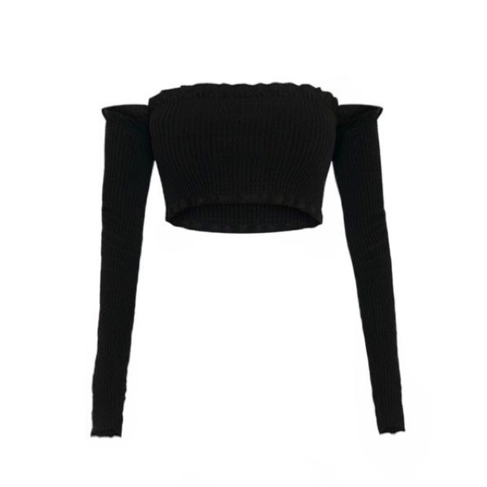 Off the shoulder crop top ✨