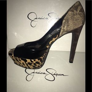 Jessica Simpson Platform Pump
