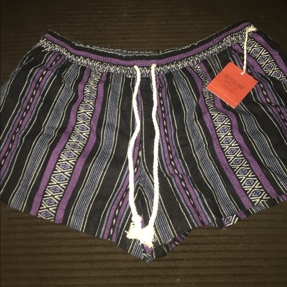 Cute, adjustable shorts. Runs small