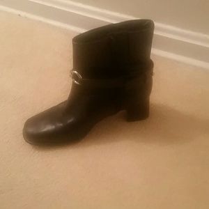 Easy spirit black bootie