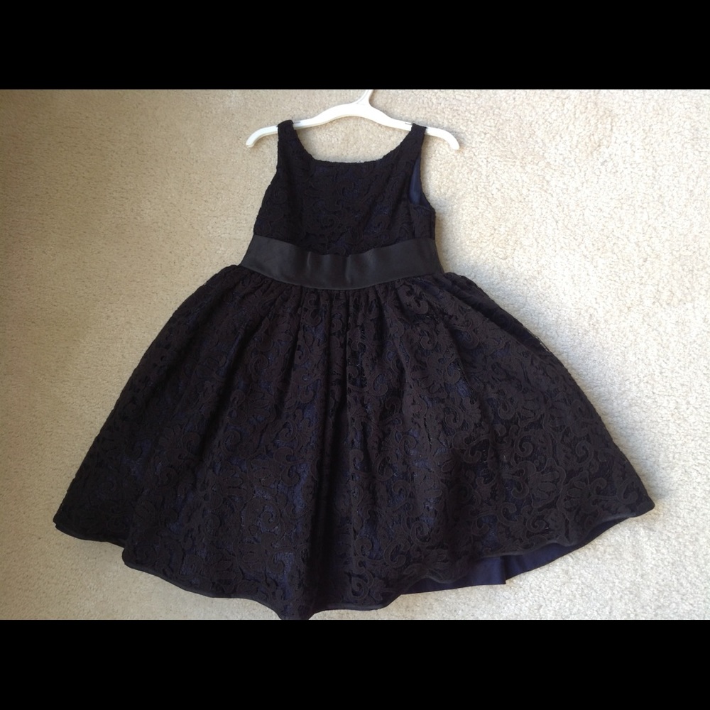 Black lace w/ midnight blue underdress. Spec occas