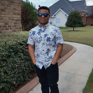 Meet your Posher, Tariq