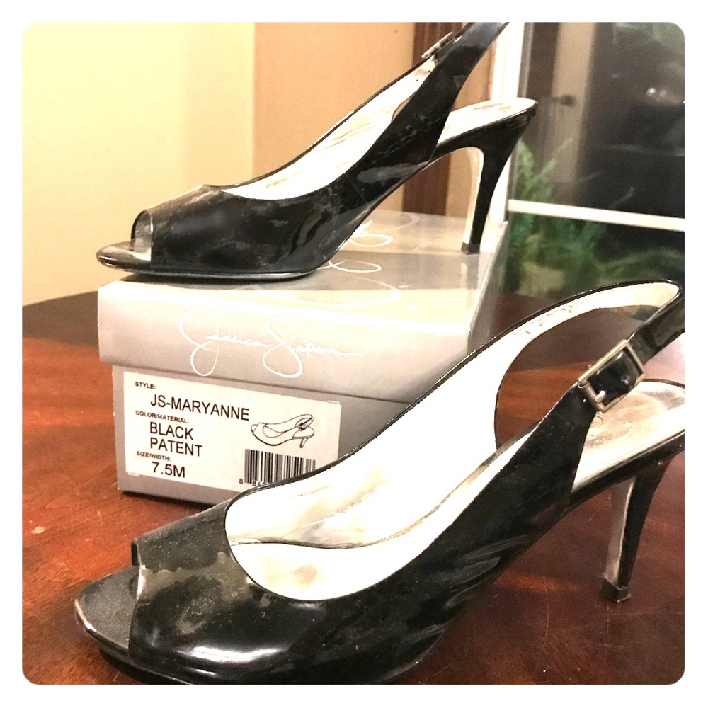 Black Patent Jessica Simpson modest heels Size 8.