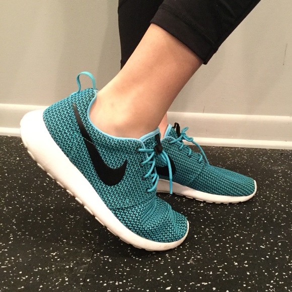 Nike Shoes - Nike Blue Knit Roshes