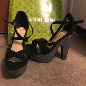Gianni Bini black glitter platform