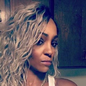 Meet your Posher, Antonia