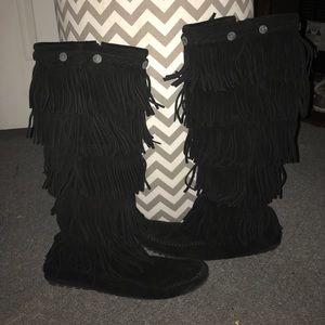 Minnetonka 5 Layer Boots