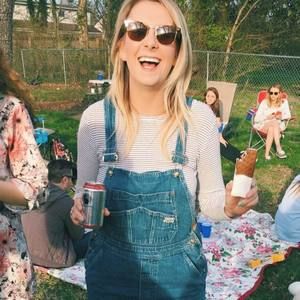 Meet your Posher, Carolyn