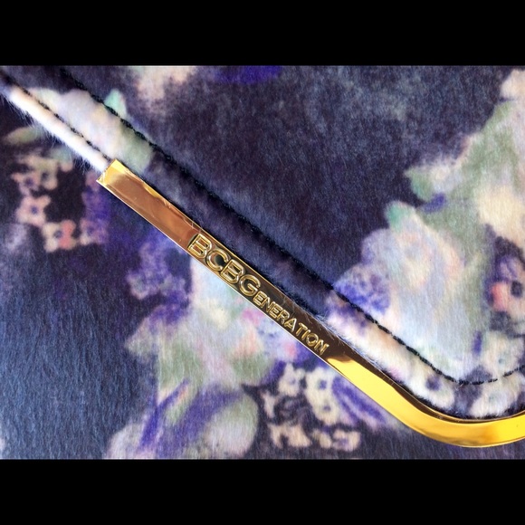 Beautiful BCBGeneration Higher-Maintenance Clutch - Picture 4 of 8