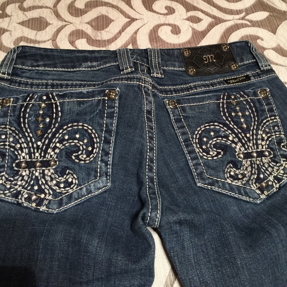 Miss Me Jeans - Fleur De Lis on pockets.