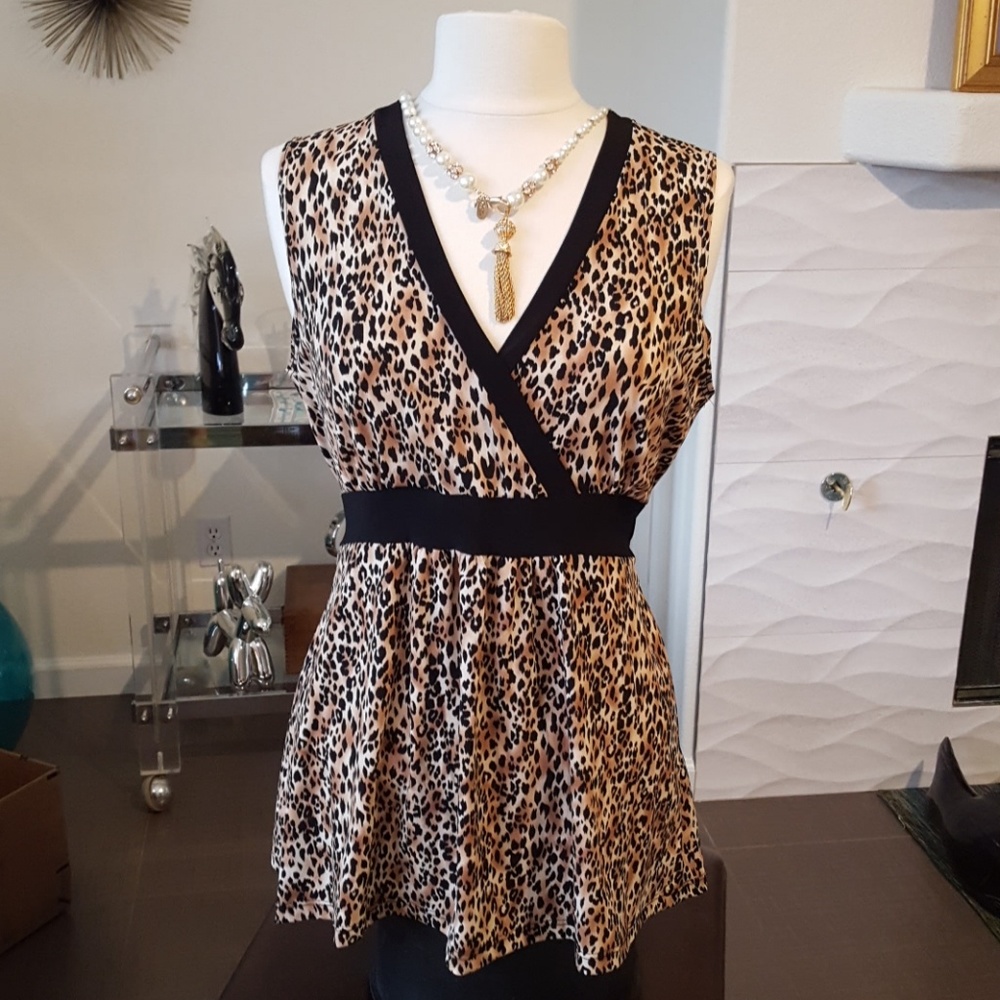 Carole Little Flattering & Comfortable! Med