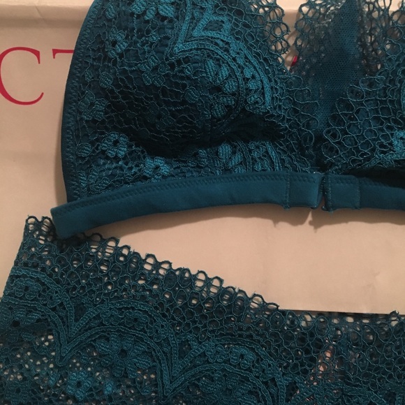 SOLD❌Victoria's Secret set - Picture 2 of 4