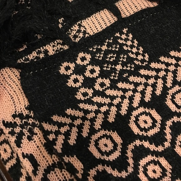 Last one! Hannah’s Hooded Poncho - Picture 5 of 5