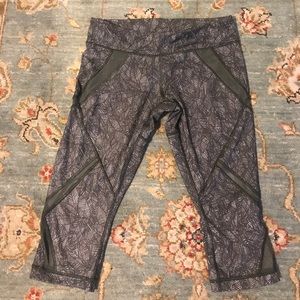 Lululemon Capri workout pants in excel condition