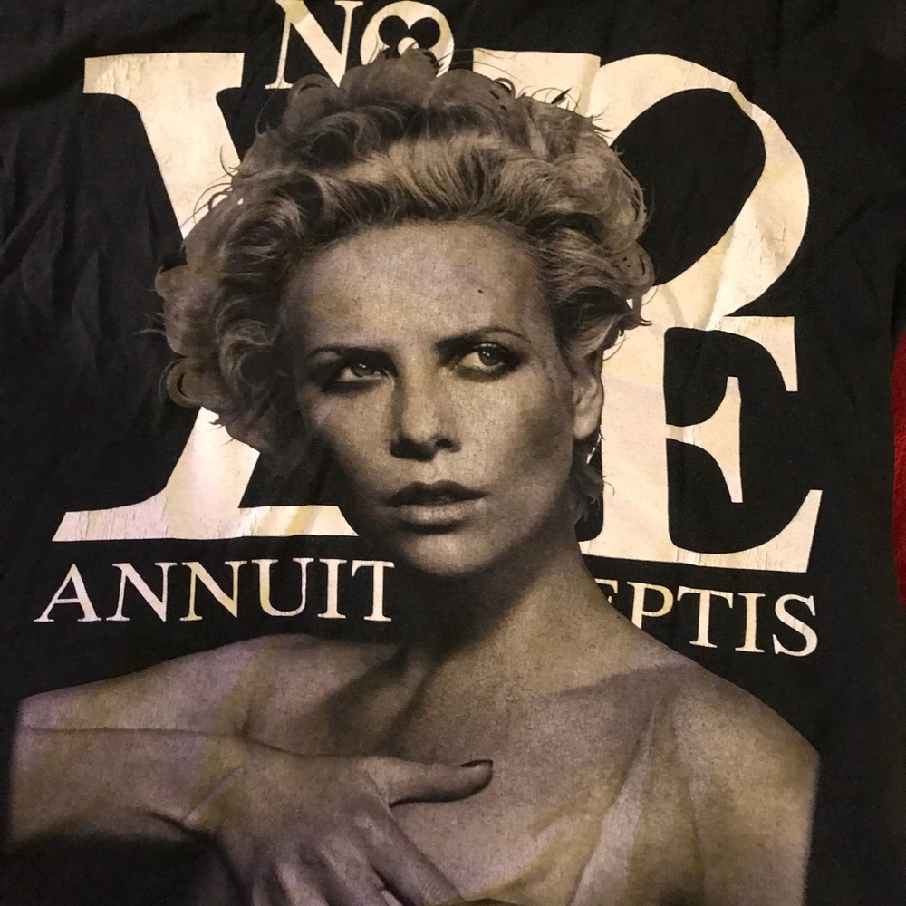 Dissizit Charlize Theron tee